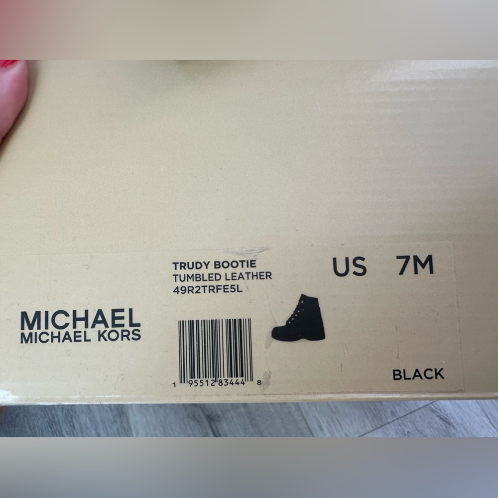 Michael Kors Real Leather Boots, Black, 7M with real box - Picture 9 of 9